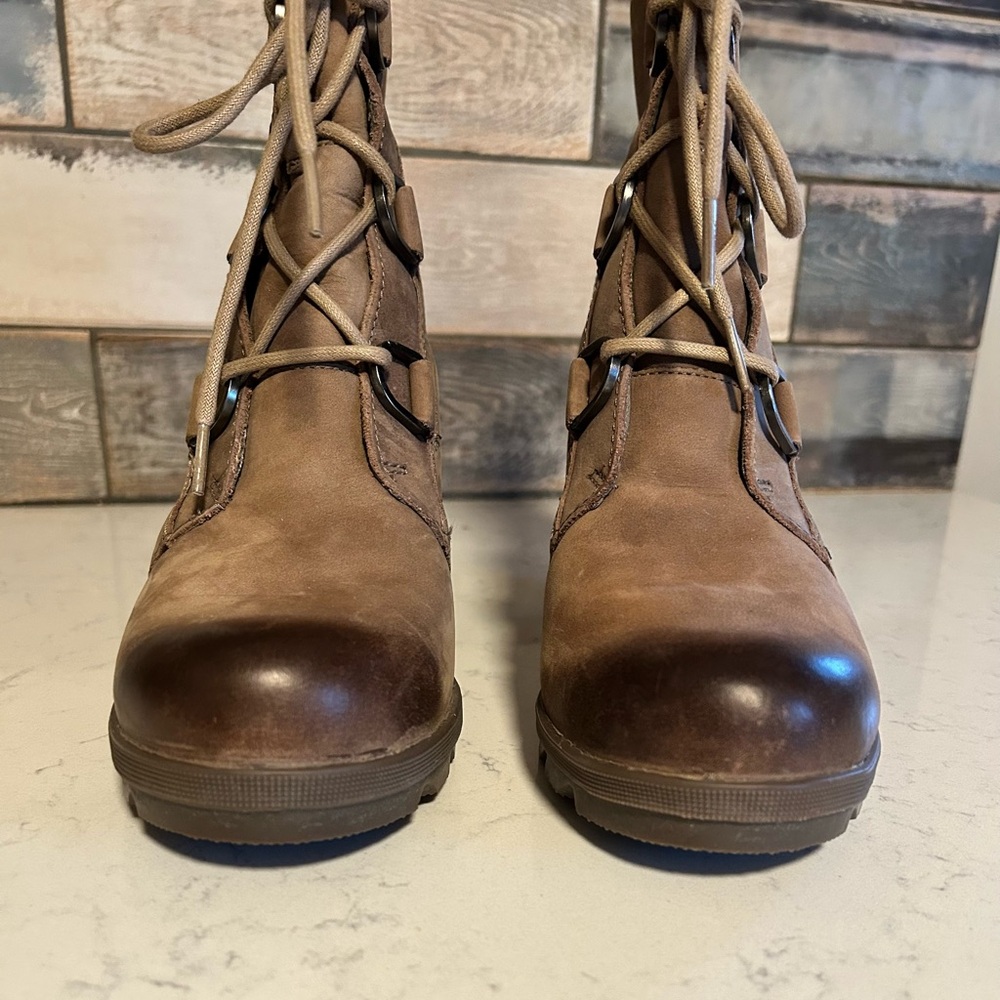 EUC Sorel Joan of Arctic Brown Leather Lace-Up Wedge Boots - Picture 8 of 12